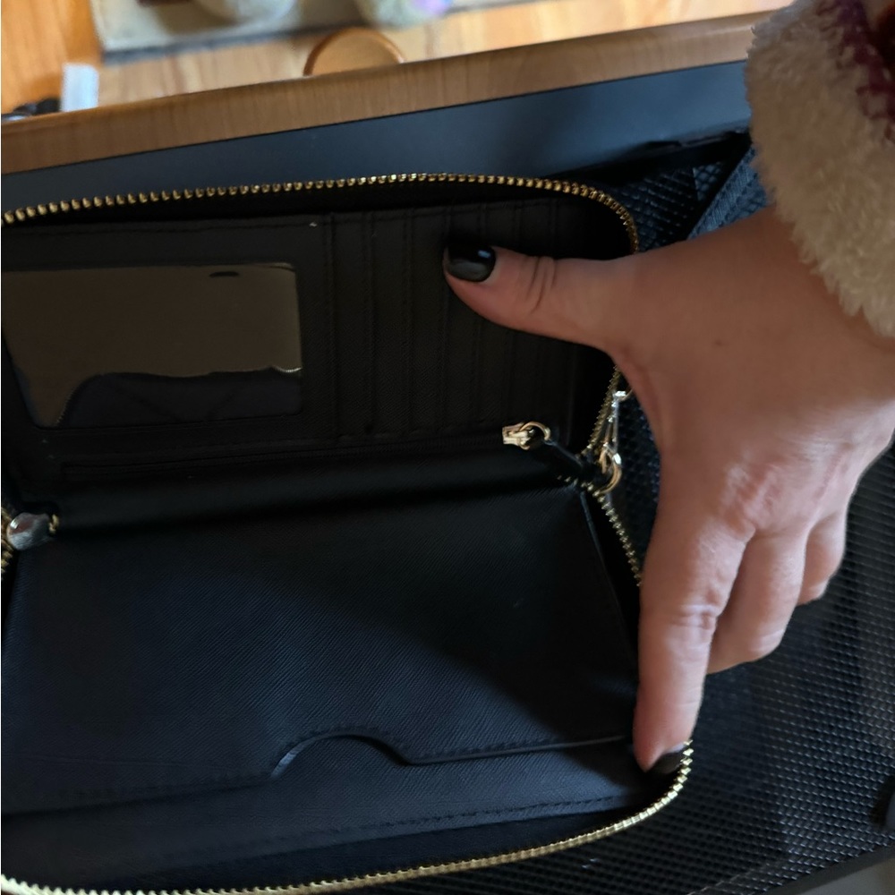Wallet with phone space